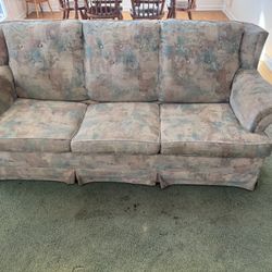 *FREE* Pull-Out Couch & Matching Chair