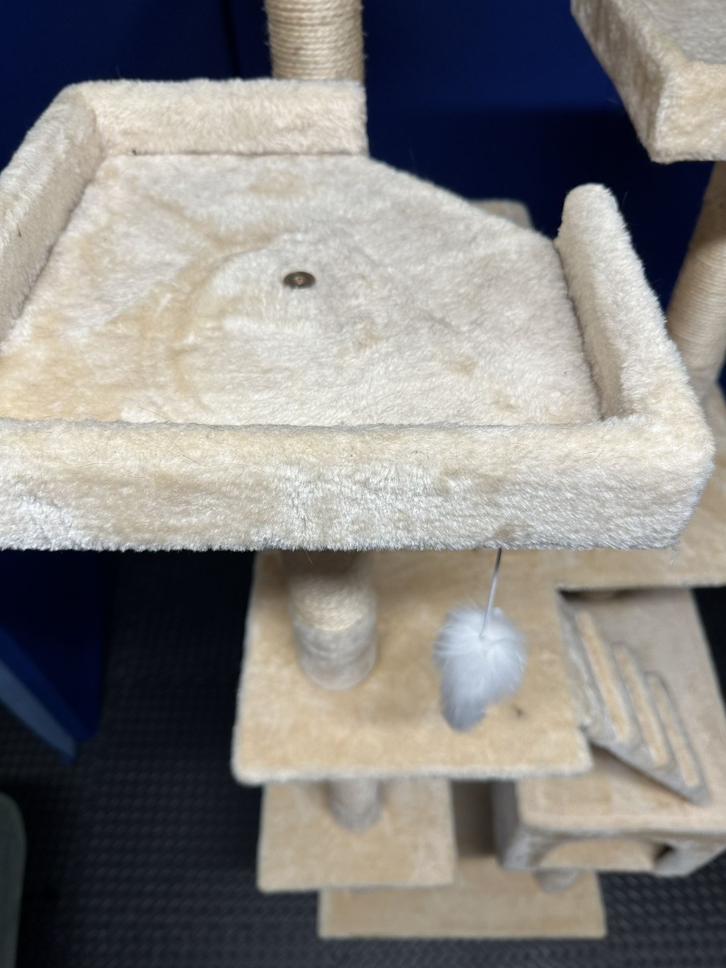 Go Pet Club Cat Tower for Sale in Bothell, WA OfferUp