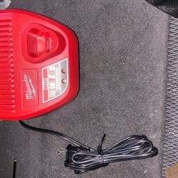 Milwaukee 12V Charger