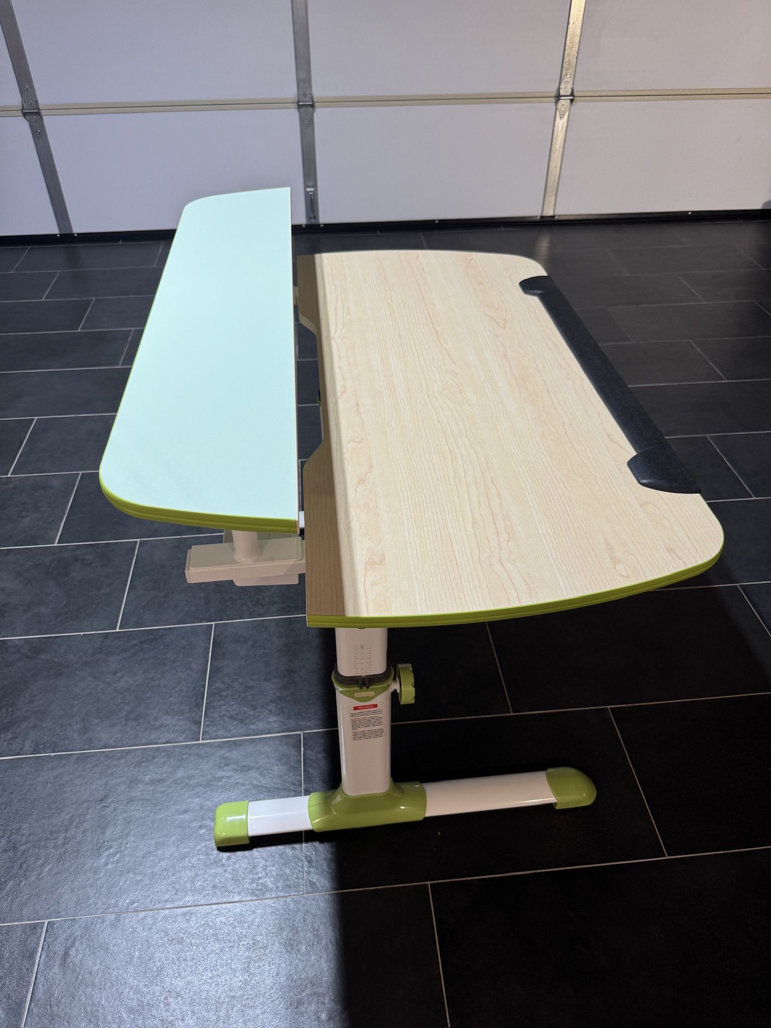 Children's Posture Desk Mint Condition
