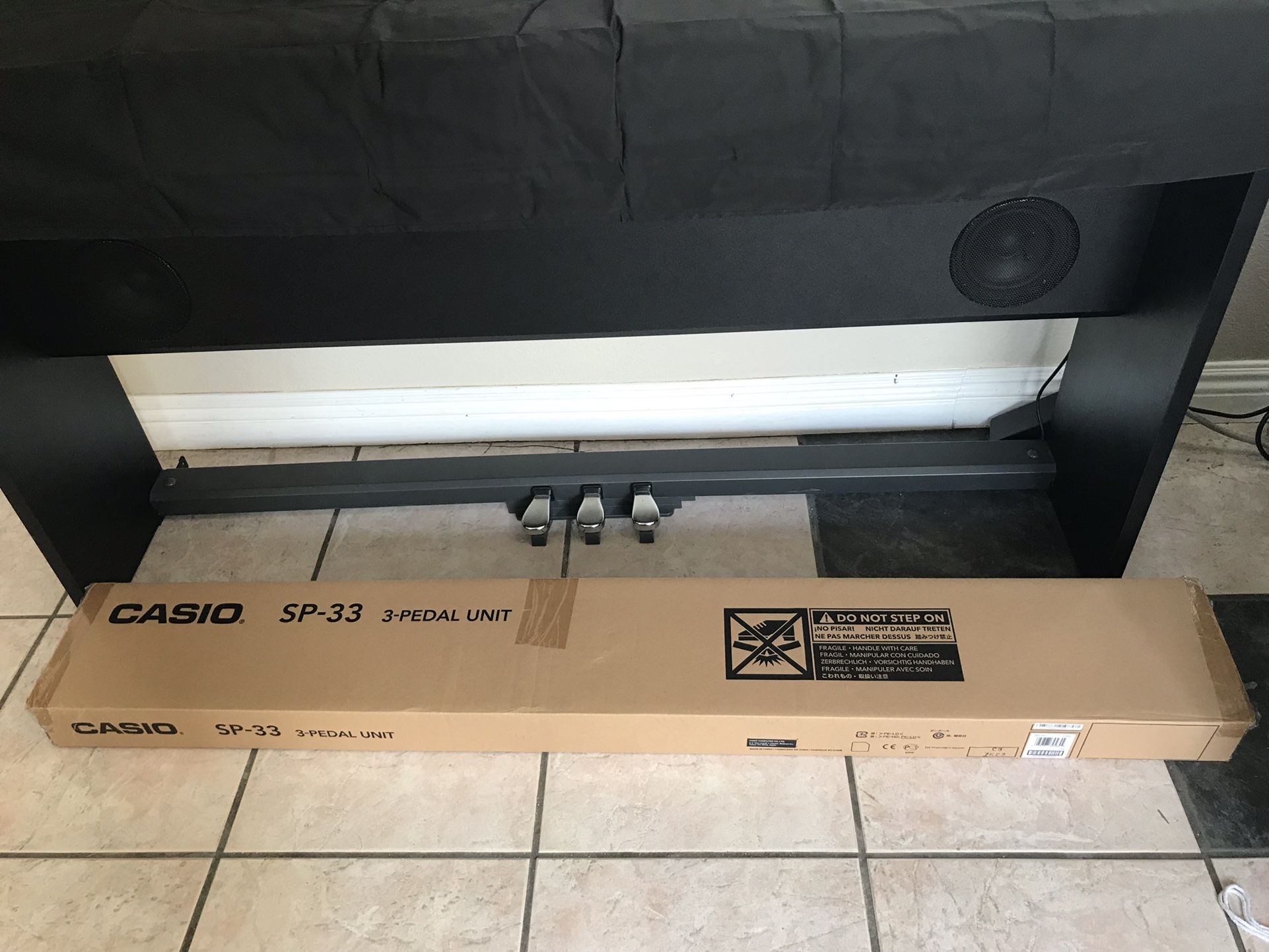 Casio SP-33 3 pedal board