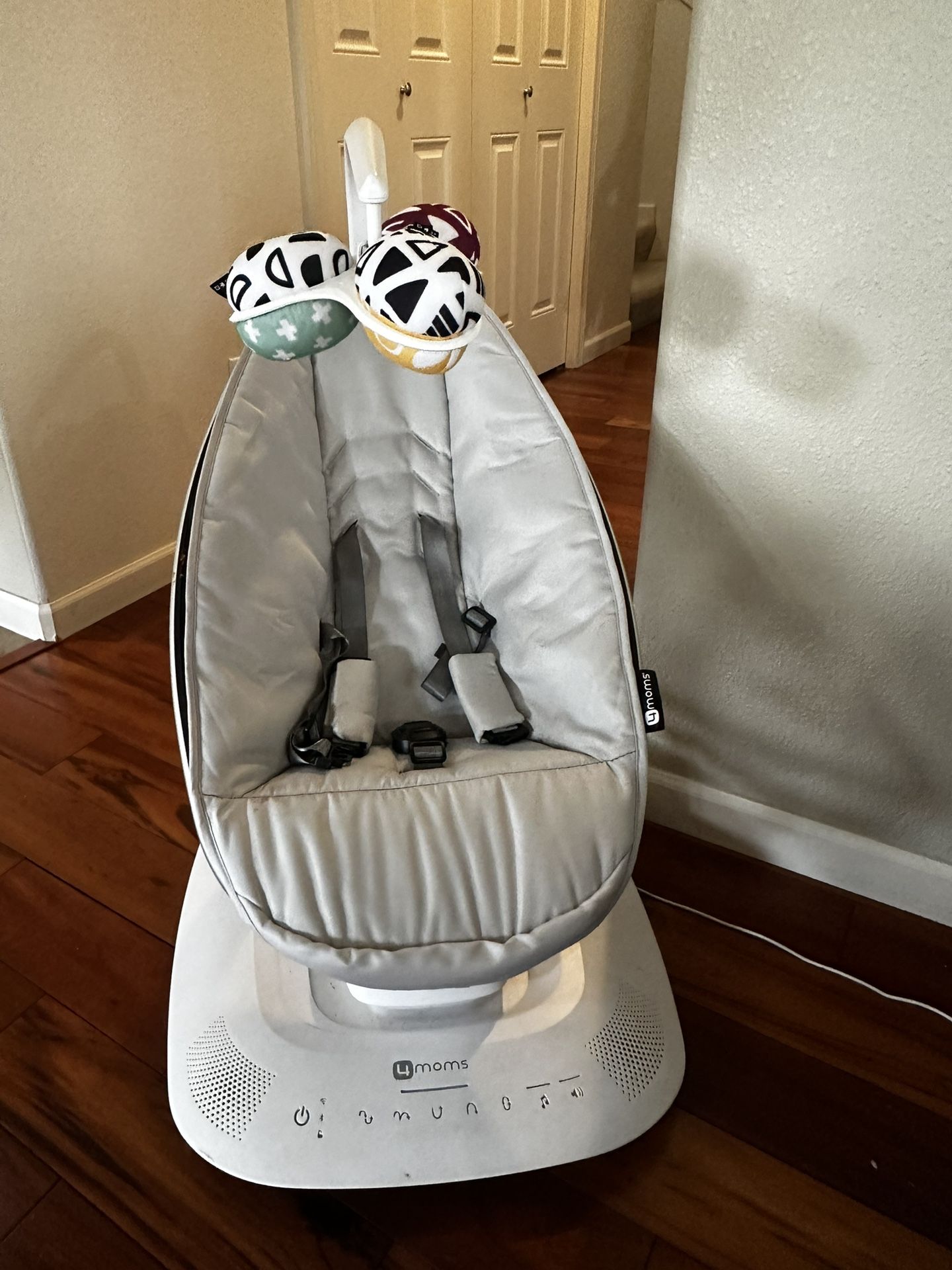 4moms MamaRoo Multi-motion Baby Swing