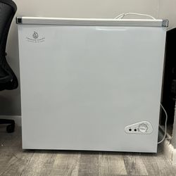 Glass Top Chest Freezer 
