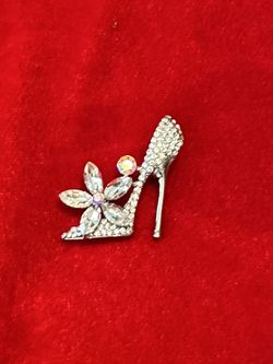 Cinderella Crystal Shoes Brooch