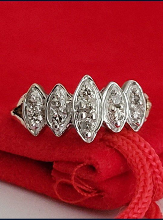 10k Size 6.5 Beautiful Solid Yellow Gold Genuine Diamonds Ring! /Anillo de Oro con Diamantes Genuinos👌🎁