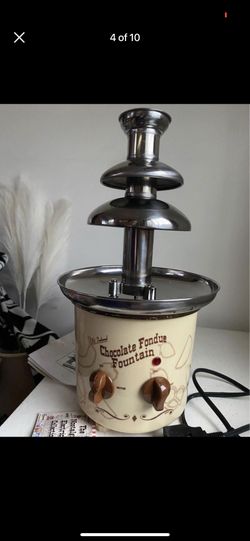 VTG Nostalgia Electrics CFF884 Chocolate Fondue Fountain Stainless Steel Helman