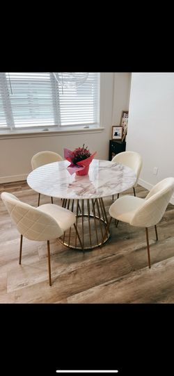 Round Dining Sets That Is Just Right For Your Mini Living Room
