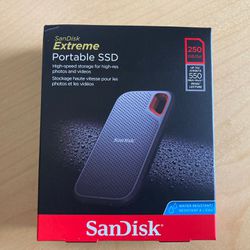 NEW - SanDisk Extreme 250GB Portable External SSD USB-C, USB 3.1