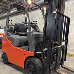 LATEST TOYOTA M8 Forklift for sale 