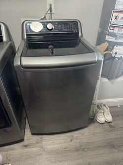 LG Washer And Dryer Set
