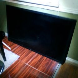 60 INCH LG SMART LED TV 4K RETAILS $1299