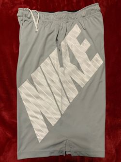 Nike men’s Fly block training shorts medium