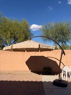 Outdoor umbrella