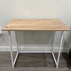 Foldable Table/Desk 