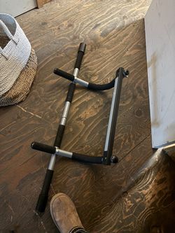 Pull Up Bar