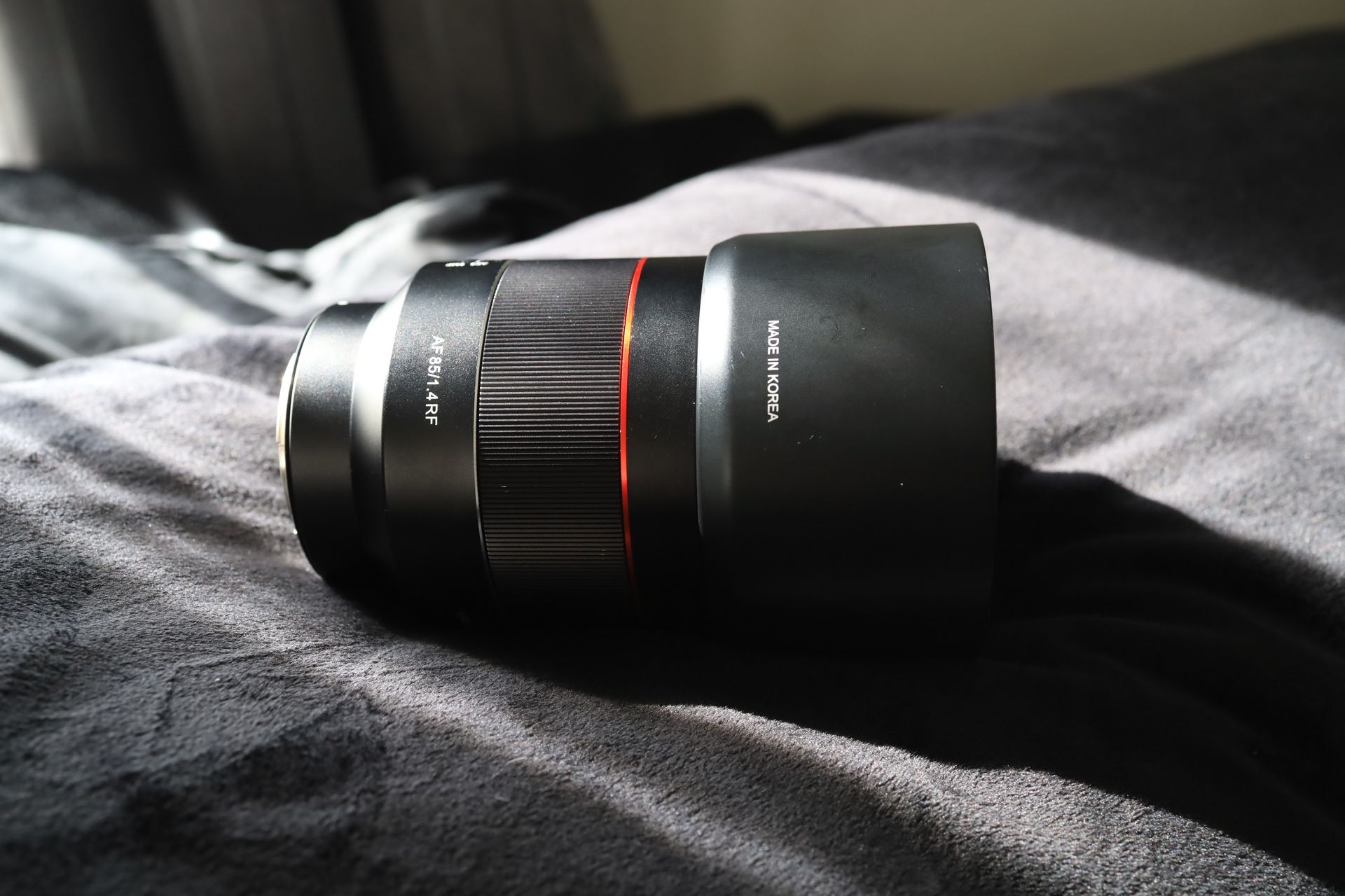USED SAMYANG RF 85MM - F1.4 w/ FILTER & CASE