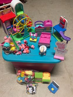 Peppa Pig Toy Bundle with Figures and Playsets