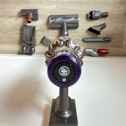 Dyson V11 Torque Drive Cordless Vacuum Cleaner Excellent Condition 