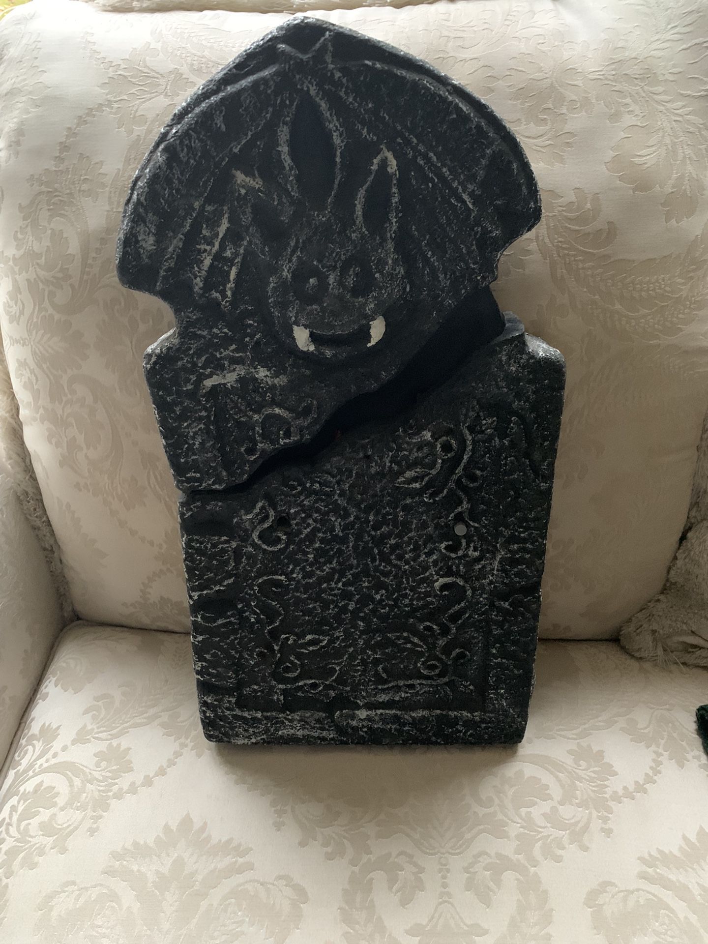 Animated Tombstone With Lights