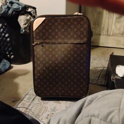 Louis Vuitton Roller suitcase