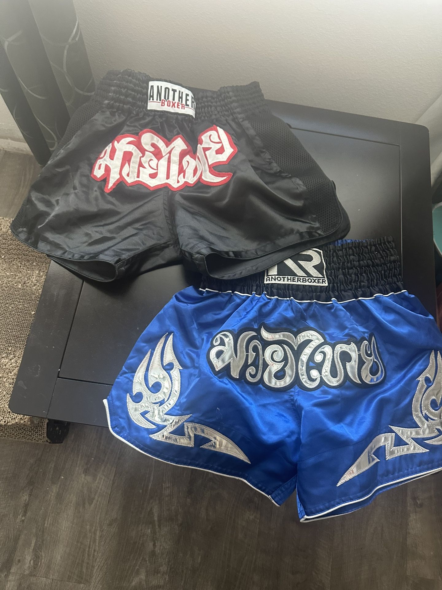 Youth Muay, Thai shorts size large