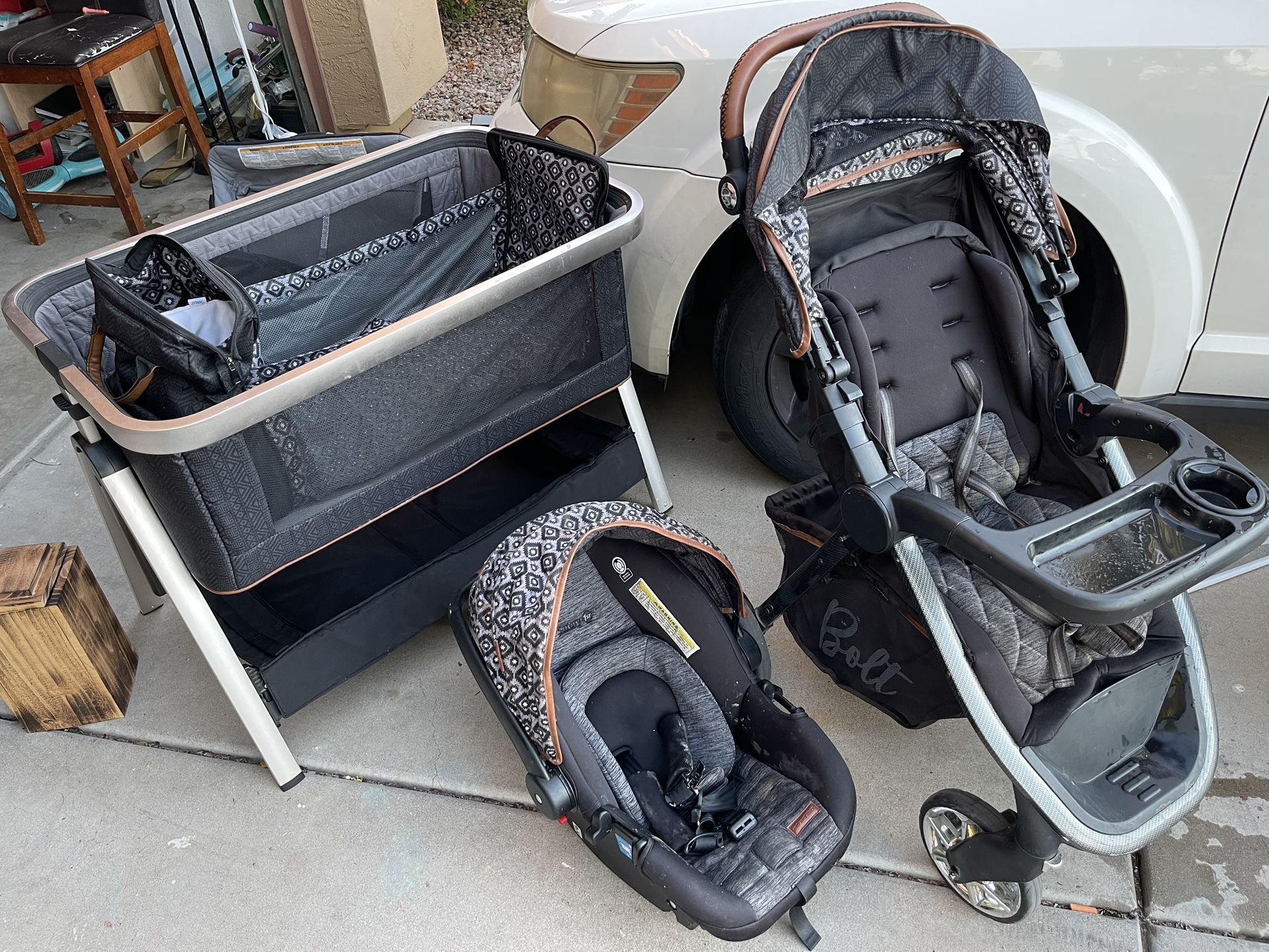 STROLLER, BASSINET, DIAPER BAG AND BABY CAR SEAT