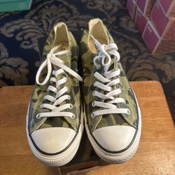 Men’s Converse Camo Size 11