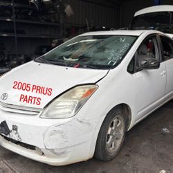 TOYOTA PRIUS PARTS AVAILABLE! PARTING OUT ! PARTS AVAILABLE!