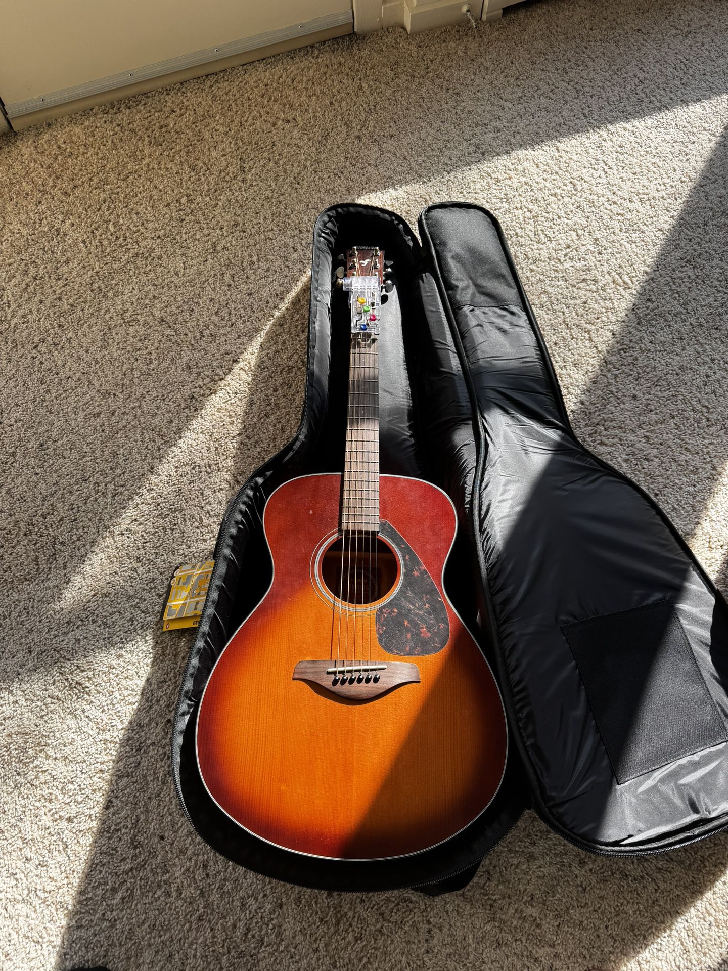 Yamaha FS 700S Acoustic Guitar With Boulevard Carry Case 
