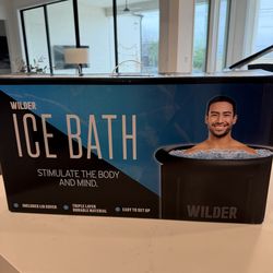 Portable ice bath with lid cover