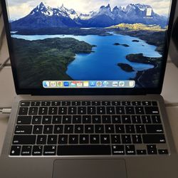 Brand new MAC BOOK AIR 2020