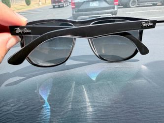 Ray-Ban Wayfarer Sunglasses Black