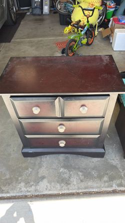 3 Drawer Storage Cabinet/Nightstand