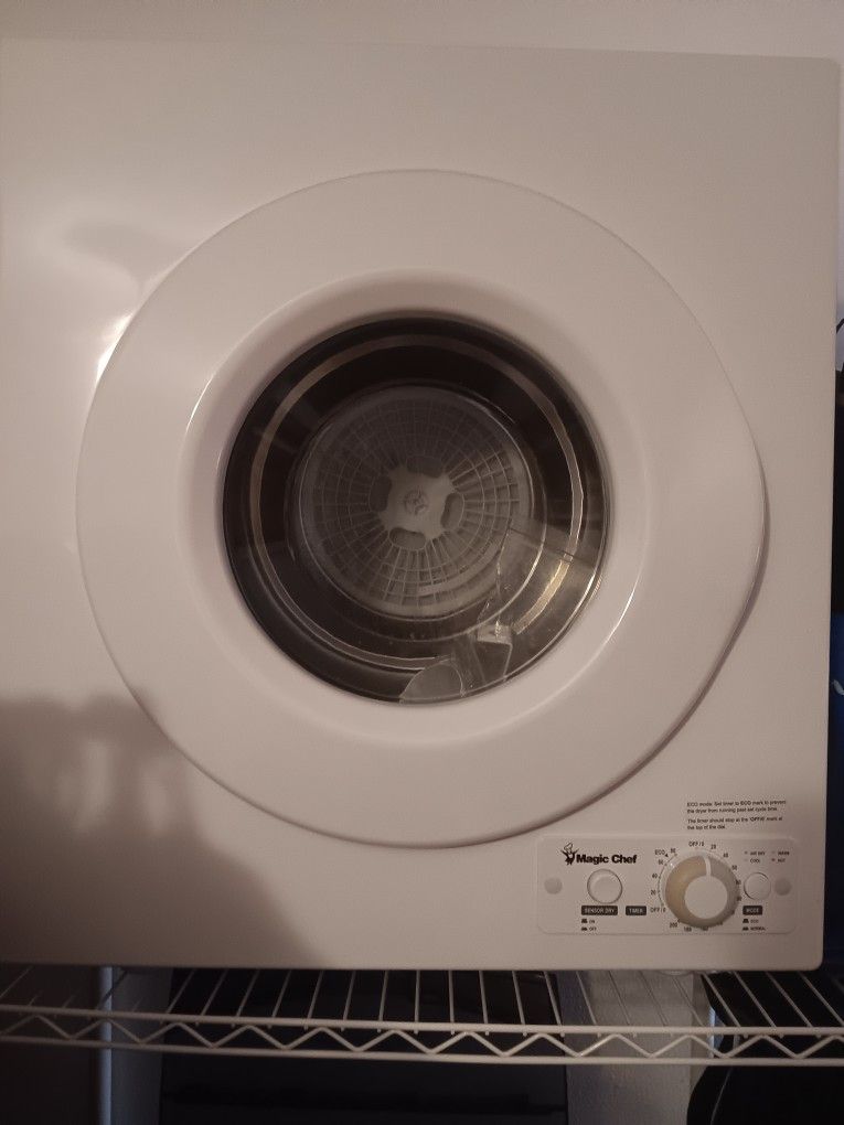Space-Saving Magic Chef Compact Electric Dryer (White)*