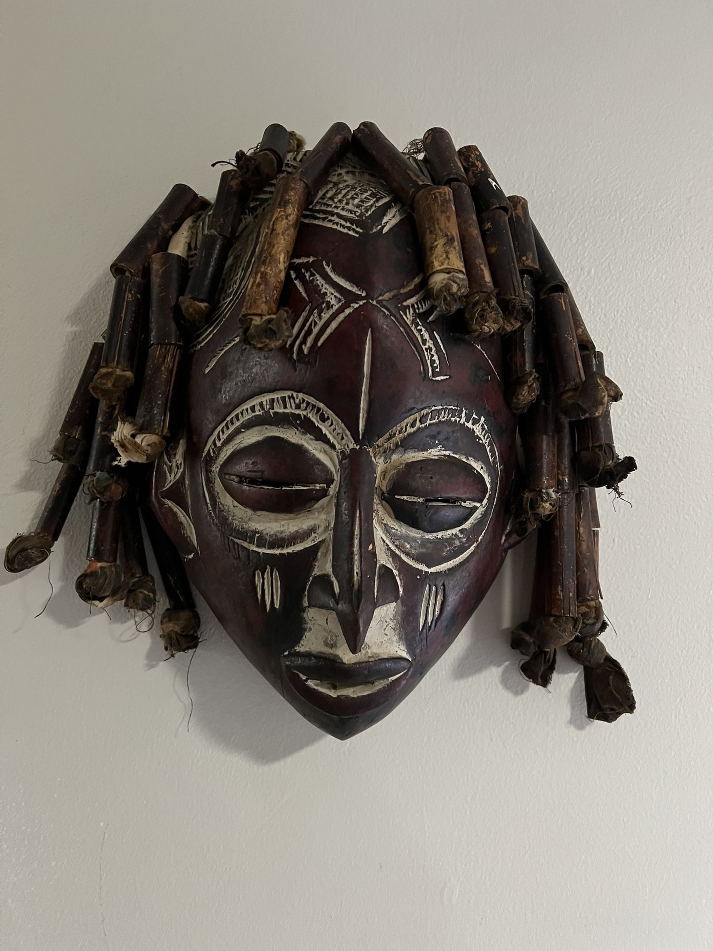 Vintage Wood South African Mask Unusual Approximately 13 Inches Long And Including The Hair About 12 Inches Wide