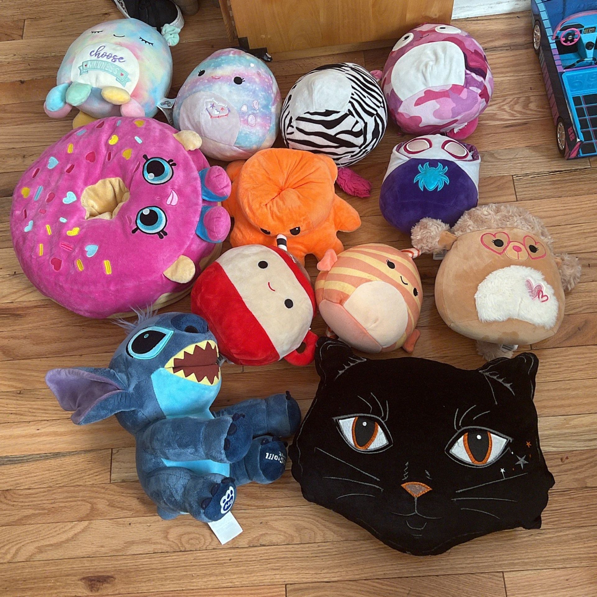 Lot of Stuffed  animals