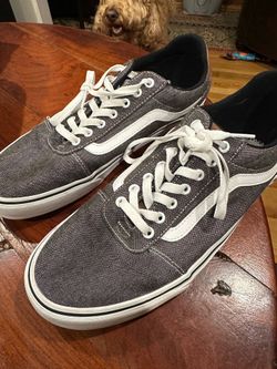 Men’s Vans size 13 in good condition