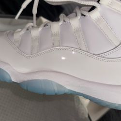 Jordan 11 RETRO - Legend Blue - Men’s 9 - $150💵Cash Only