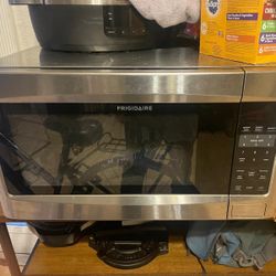 Microwave - Stainless Steel - Frigidaire