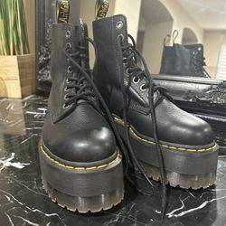 Dr. Martens Jayden Platform