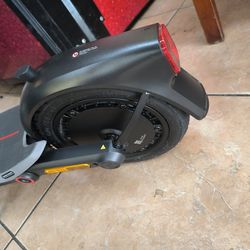 Segway Nine Bot E3 Pro  looking to trade for kqi NIU 300x only or Kqi  Nu air  only. Or Cash.