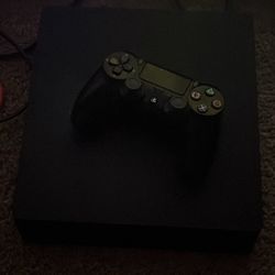 PS4 Slim 