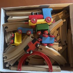 Wooden train tracks (FREE)