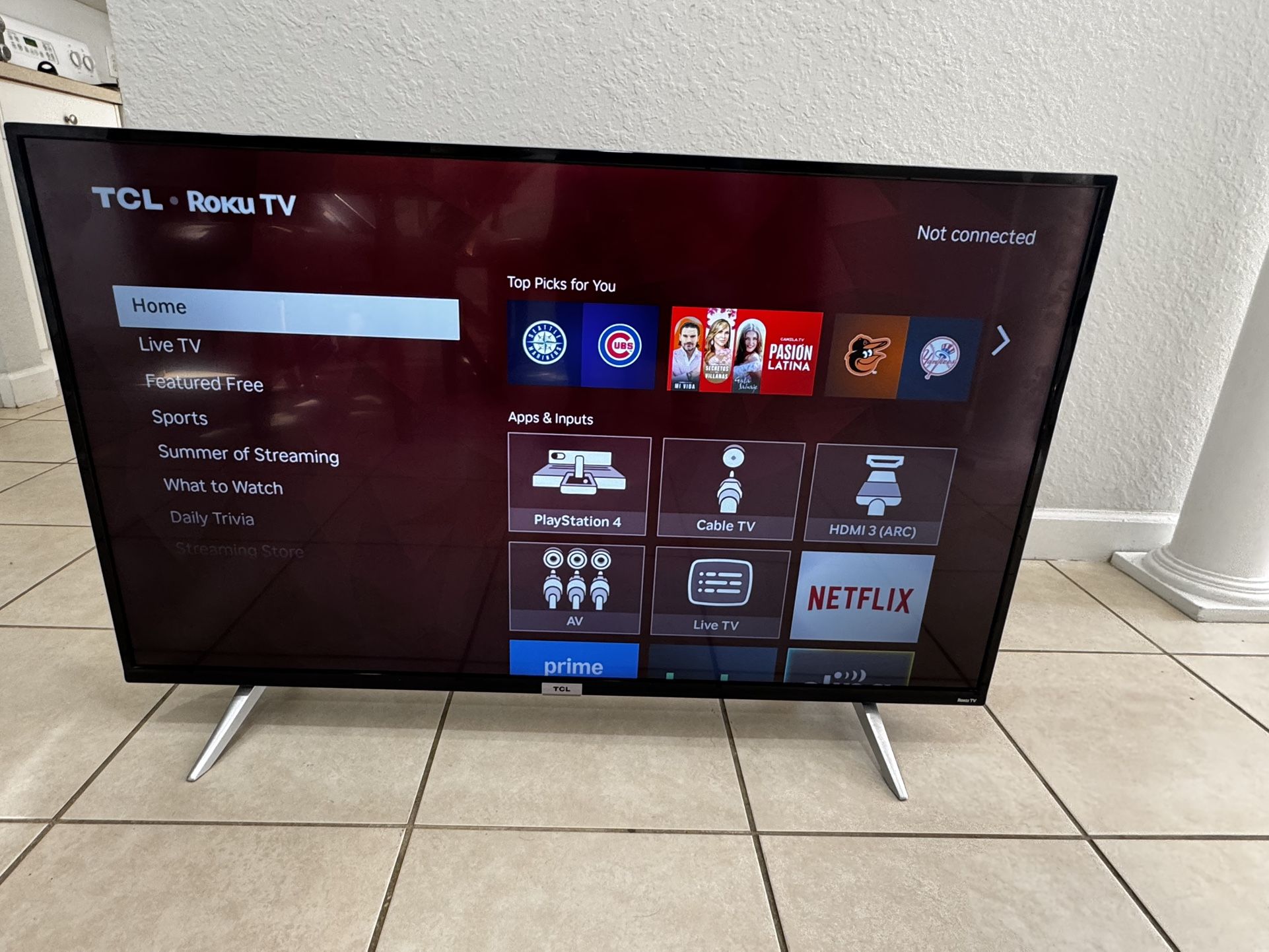 Smart Tv TCL 42” With Control . Good Condition.