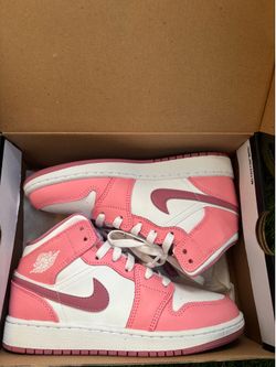 Coral Mid air Jordan