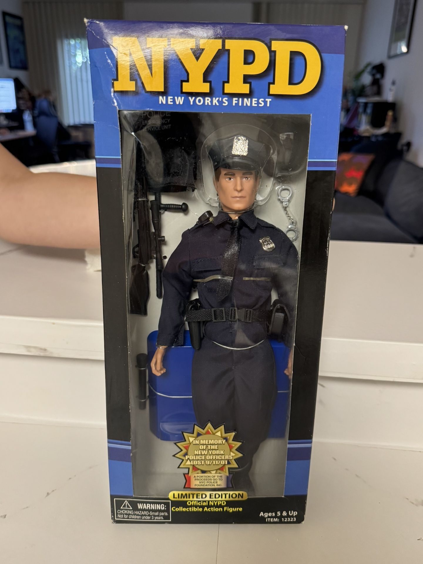 NYPD Real Heroes 9/11 Tribute New York’s Finest Collectible Action Figure (G21)
