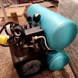 JENNY A2G246-HC4V-115/1 Portable Air Compressor,4.2 gal,Stack 26JY10