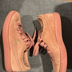 pumas suede size 4 