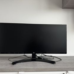 LG 34” UM68-P monitor 