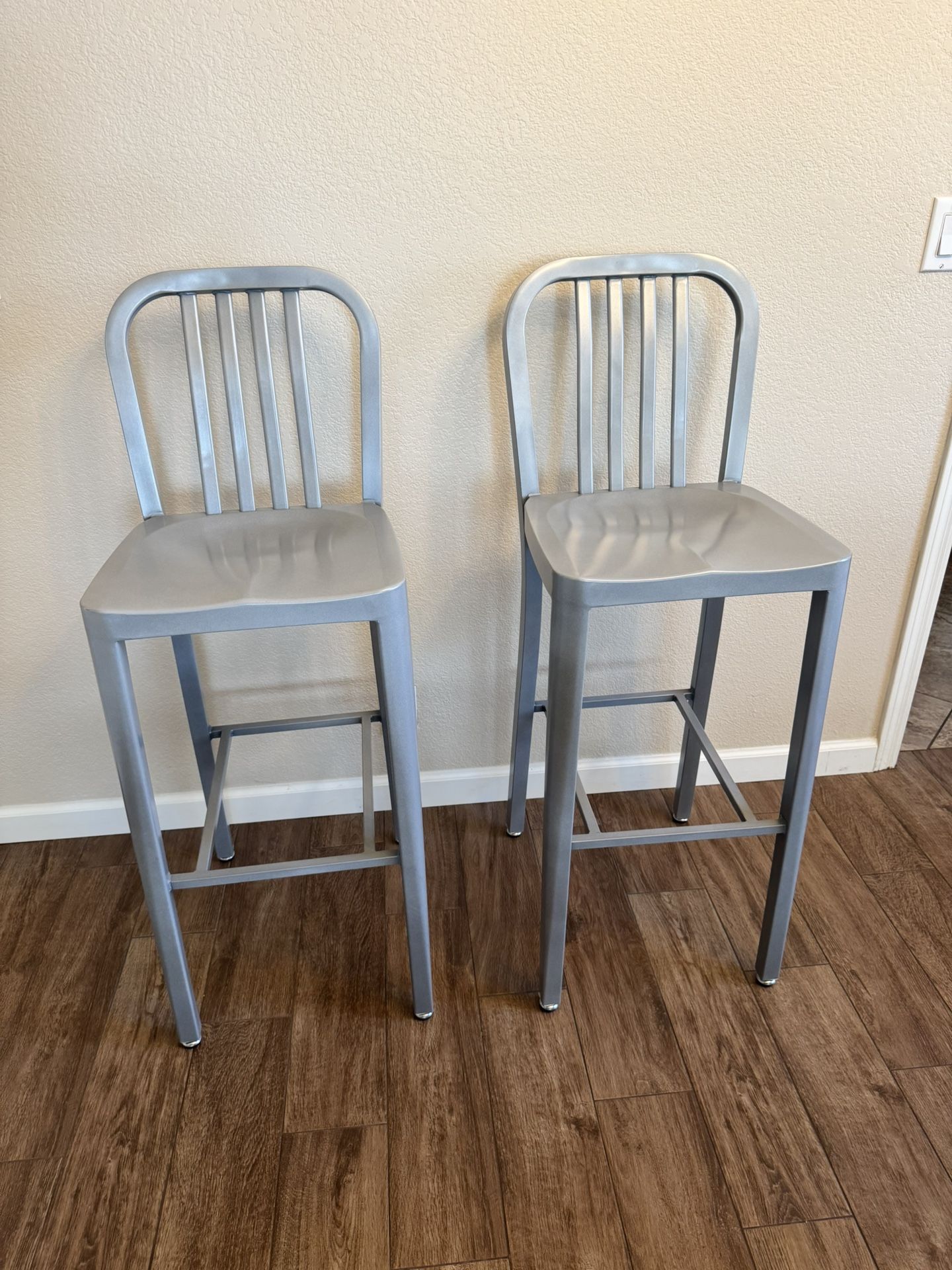 2 Metal Bar Stools